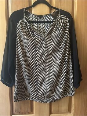 Ann Taylor Black and Cream Chevron Raglan Blouse